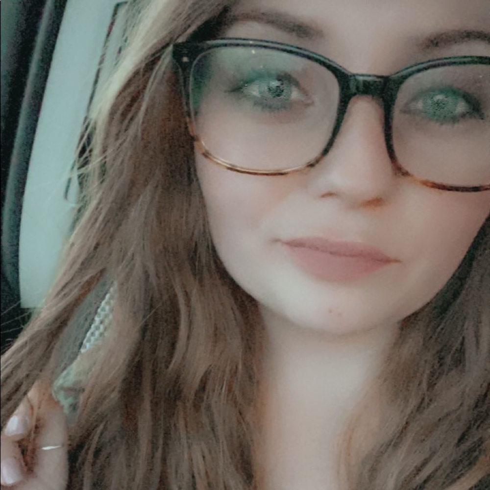 Meet your Posher, Ashly